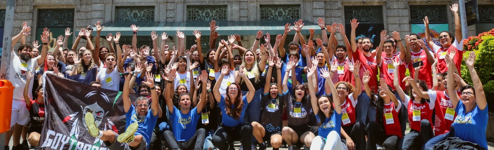 Comunidade Galileu Robotics celebrando